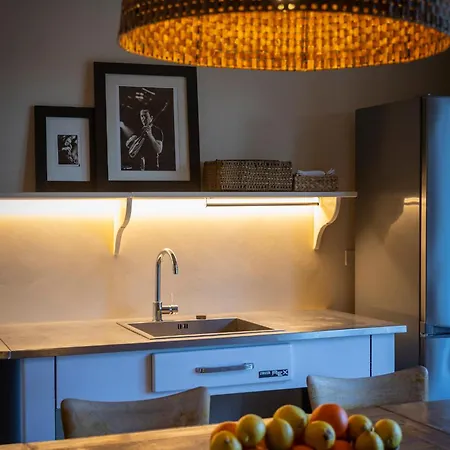 Cavallara - Pace, Natura E Musica